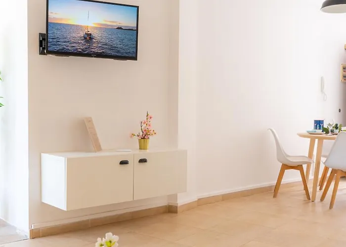 Spacious Apartment With Private Terrace Cotillo דירה *